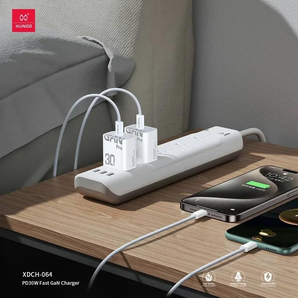 XUNDD 30W GaN Pro Charger with USB-C to C cable