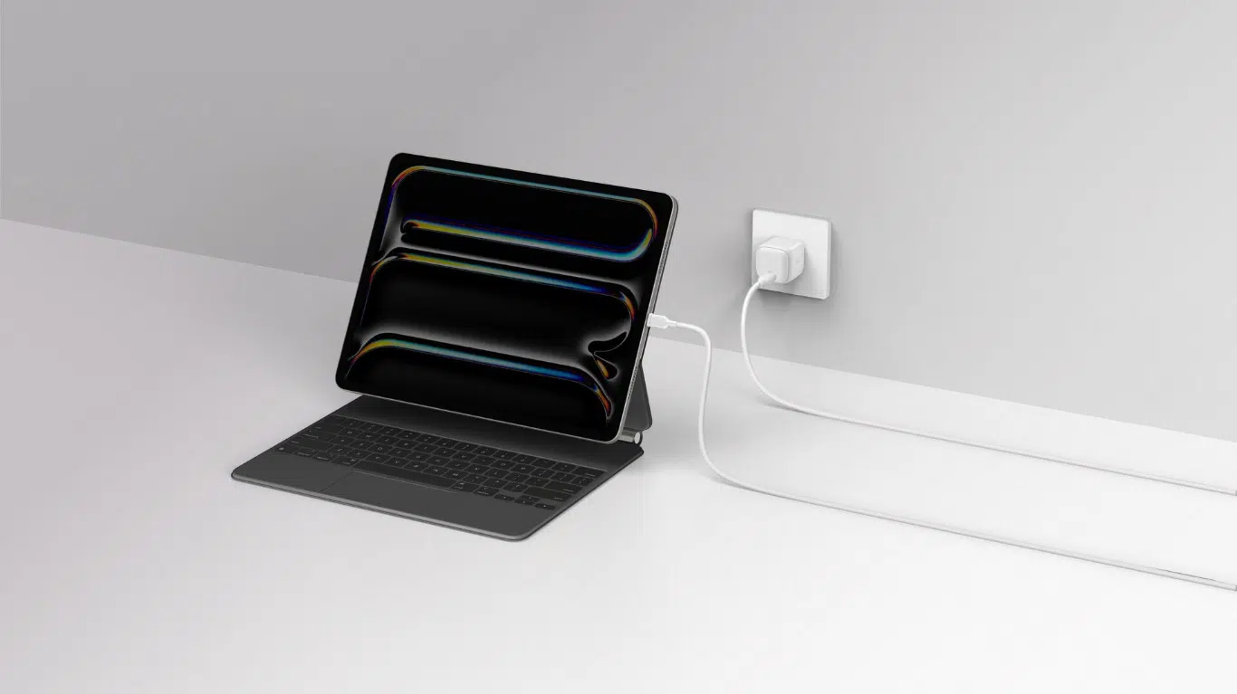 Momax UM68 20W Flat Pin Type C Fast Charger